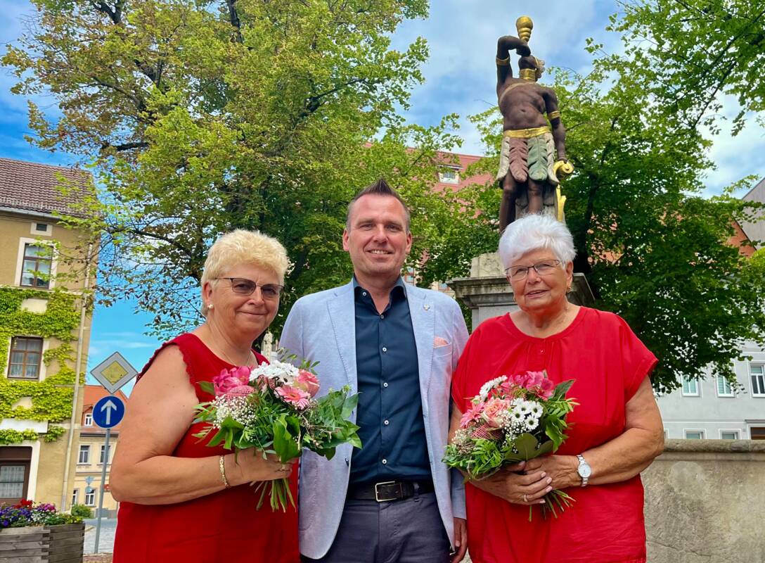 Die neue Vorsitzende des Seniorenbeirates Runa Hüttner mit Bürgermeister Michael Kieslich und der neuen stellvertretenden Vorsitzenden Christa Lindner (v.L.n.R.).