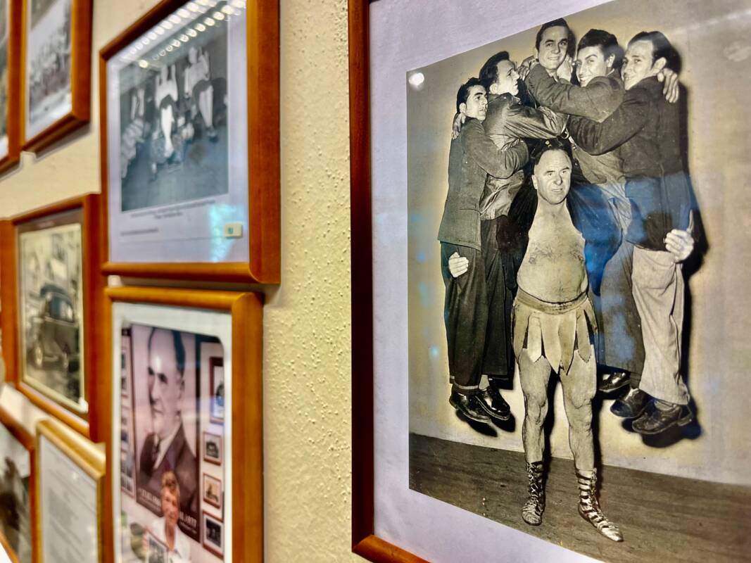 Blick in die Ausstellung "Milo Barus - Eine Legende lebt"